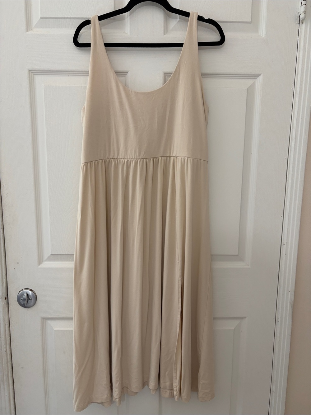 Women's Cream Sleeveless Scoop Neck Midi Dress